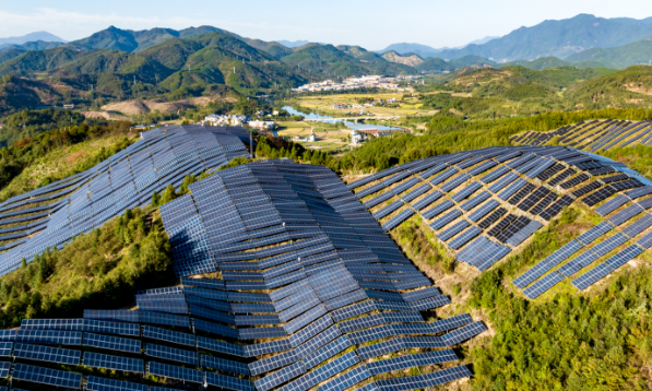 光伏發(fā)電站遠程監(jiān)控組網(wǎng)解決方案優(yōu)化運行策略，發(fā)電效率提升