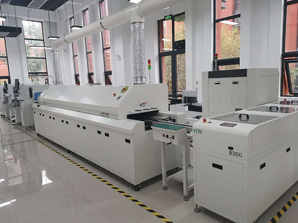 高碑店市委書記侯曉平，市長邱強一行，蒞臨光潤通科研生產基地(圖5)